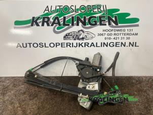Gebruikte Ruitmechaniek 4Deurs rechts-voor Volkswagen Polo III (6N2) 1.9 SDI Prijs € 50,00 Margeregeling aangeboden door Autosloperij Kralingen B.V.