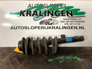 Gebruikte Schokbreker rechts-voor Peugeot 206 (2A/C/H/J/S) 1.6 16V Prijs € 40,00 Margeregeling aangeboden door Autosloperij Kralingen B.V.