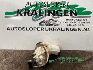 Gebruikte Benzinepomp Opel Vectra C GTS 3.2 V6 24V Prijs € 50,00 Margeregeling aangeboden door Autosloperij Kralingen B.V.