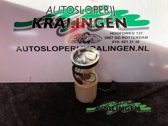 Gebruikte Benzinepomp Volkswagen Passat Variant (3B6) 2.0 Prijs € 34,97 Margeregeling aangeboden door Autosloperij Kralingen B.V.