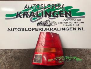 Gebruikte Achterlicht rechts Volkswagen Golf IV (1J1) 1.6 16V Prijs € 35,00 Margeregeling aangeboden door Autosloperij Kralingen B.V.