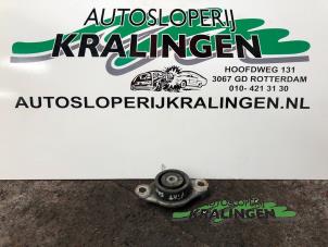 Gebruikte Motorsteun Fiat 500 (312) 1.3 MJTD 16V Prijs € 50,00 Margeregeling aangeboden door Autosloperij Kralingen B.V.