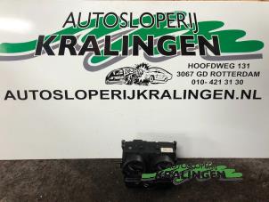 Gebruikte Kachel Bedieningspaneel Mercedes Vito (639.6) 2.2 109 CDI 16V Prijs € 50,00 Margeregeling aangeboden door Autosloperij Kralingen B.V.