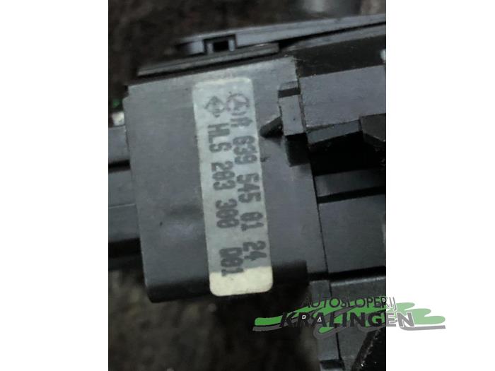 Richtingaanwijzer Schakelaar van een Mercedes-Benz Vito (639.6) 2.2 109 CDI 16V 2005