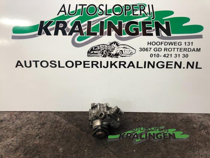 Gebruikte Pomp Servo Audi A4 Avant (B6) 2.4 V6 30V Prijs € 100,00 Margeregeling aangeboden door Autosloperij Kralingen B.V.