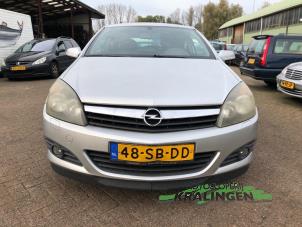 Gebruikte Motorkap Opel Astra H GTC (L08) 1.8 16V Prijs € 150,00 Margeregeling aangeboden door Autosloperij Kralingen B.V.