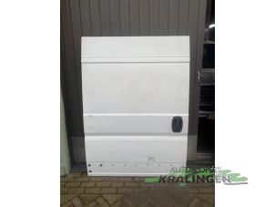 Gebruikte Schuifdeur rechts Peugeot Boxer (U9) 2.2 HDi 130 Euro 5 Prijs € 149,98 Margeregeling aangeboden door Autosloperij Kralingen B.V.