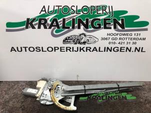 Gebruikte Ruitmechaniek 4Deurs rechts-voor Toyota Avensis Wagon (T25/B1E) 2.2 D-4D 16V Prijs € 50,00 Margeregeling aangeboden door Autosloperij Kralingen B.V.