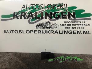 Gebruikte Raam schakelaar elektrisch Toyota Avensis Wagon (T25/B1E) 2.2 D-4D 16V Prijs € 19,99 Margeregeling aangeboden door Autosloperij Kralingen B.V.