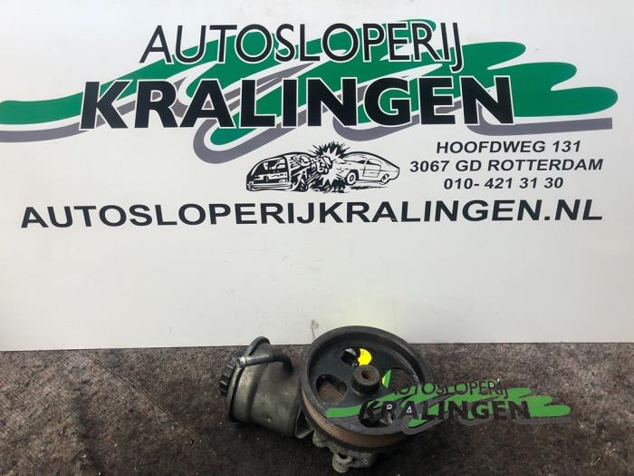 Gebruikte Stuurpomp Toyota Avensis Wagon (T25/B1E) 2.2 D-4D 16V Prijs € 50,00 Margeregeling aangeboden door Autosloperij Kralingen B.V.