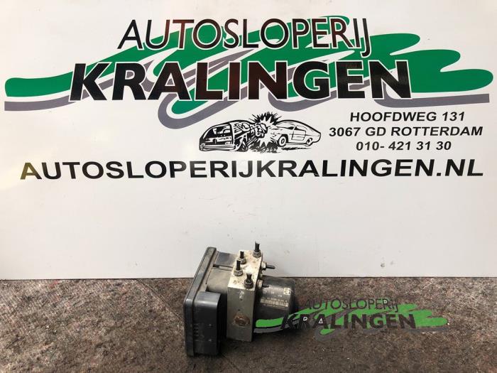 Gebruikte ABS Pomp Volkswagen Golf V (1K1) 1.6 FSI 16V Prijs € 9,98 Margeregeling aangeboden door Autosloperij Kralingen B.V.