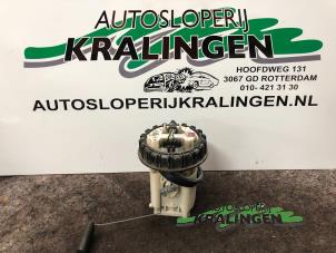 Gebruikte Benzinepomp Volvo S40 (VS) 2.0 16V Turbo Prijs € 50,00 Margeregeling aangeboden door Autosloperij Kralingen B.V.