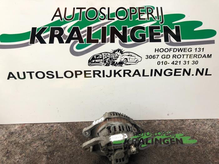 Gebruikte Dynamo Mitsubishi Colt (Z2/Z3) 1.3 16V Prijs € 50,00 Margeregeling aangeboden door Autosloperij Kralingen B.V.