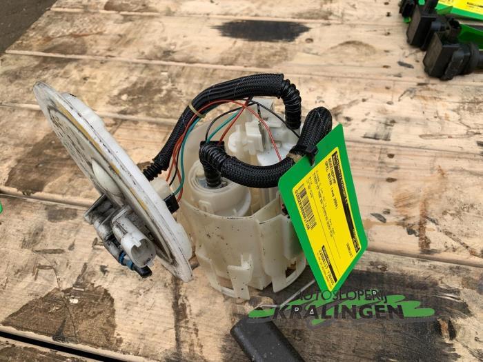 Gebruikte Benzinepomp Opel Astra H (L48) 1.6 16V Twinport Prijs € 17,97 Margeregeling aangeboden door Autosloperij Kralingen B.V.