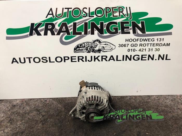 Gebruikte Dynamo Nissan Micra (K12) 1.2 16V Prijs € 50,00 Margeregeling aangeboden door Autosloperij Kralingen B.V.
