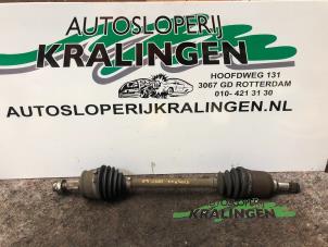 Gebruikte Aandrijfas links-voor Ford Ka II 1.2 Prijs € 50,00 Margeregeling aangeboden door Autosloperij Kralingen B.V.