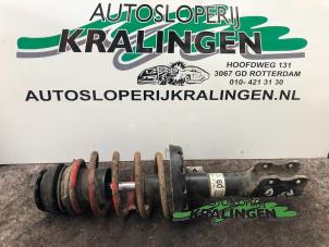 Gebruikte Schokbreker links-voor Opel Astra G Caravan (F35) 1.6 16V Prijs € 50,00 Margeregeling aangeboden door Autosloperij Kralingen B.V.