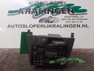 Gebruikte Radio CD Speler Volvo S40 (VS) 2.0 16V Turbo Prijs € 100,00 Margeregeling aangeboden door Autosloperij Kralingen B.V.