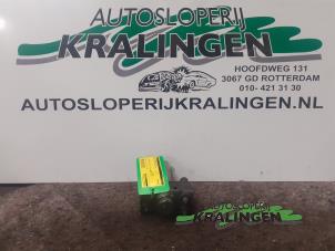 Gebruikte Licht Schakelaar Opel Astra H (L48) 1.6 16V Twinport Prijs € 25,00 Margeregeling aangeboden door Autosloperij Kralingen B.V.