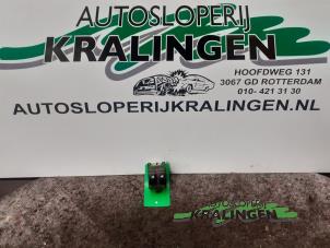 Gebruikte Schakelaar Elektrisch Raam Kia Picanto (BA) 1.1 12V Prijs € 35,00 Margeregeling aangeboden door Autosloperij Kralingen B.V.