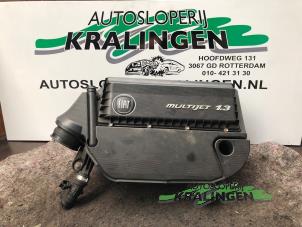 Gebruikte Luchtfilterhuis Fiat Punto Evo (199) 1.3 JTD Multijet 85 16V Euro 5 Prijs € 19,94 Margeregeling aangeboden door Autosloperij Kralingen B.V.