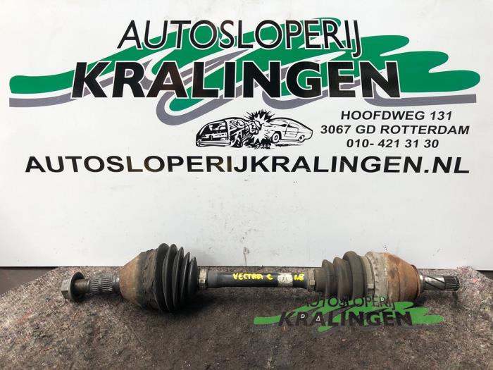 Gebruikte Aandrijfas links-voor Opel Vectra C 1.8 16V Prijs € 24,99 Margeregeling aangeboden door Autosloperij Kralingen B.V.