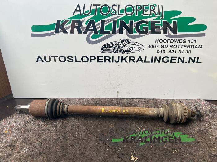 Gebruikte Aandrijfas rechts-achter Smart City-Coupé 0.7 Turbo i.c. Prijs € 24,99 Margeregeling aangeboden door Autosloperij Kralingen B.V.