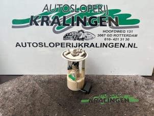 Gebruikte Benzinepomp Smart City-Coupé 0.7 Turbo i.c. Prijs € 75,00 Margeregeling aangeboden door Autosloperij Kralingen B.V.