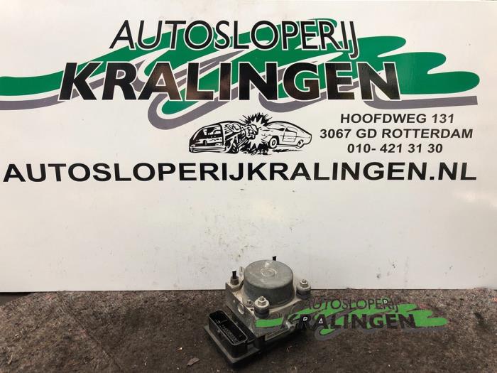 Gebruikte ABS Pomp Fiat Grande Punto (199) 1.3 JTD Multijet 16V Prijs € 18,98 Margeregeling aangeboden door Autosloperij Kralingen B.V.