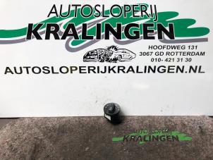 Gebruikte Licht Schakelaar Volkswagen Polo VI (AW1) 1.0 TSI 12V Prijs € 25,00 Margeregeling aangeboden door Autosloperij Kralingen B.V.