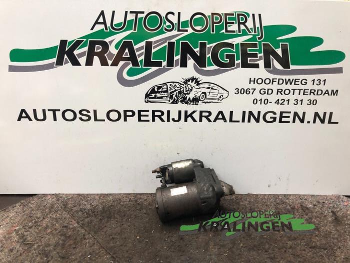 Gebruikte Startmotor Renault Clio III (BR/CR) 1.6 16V Prijs € 50,00 Margeregeling aangeboden door Autosloperij Kralingen B.V.