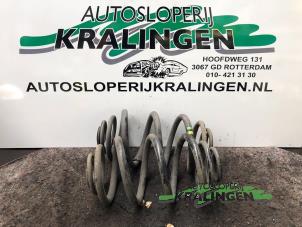 Gebruikte Veer Torsie achter Opel Vivaro 2.0 CDTI Prijs € 50,00 Margeregeling aangeboden door Autosloperij Kralingen B.V.