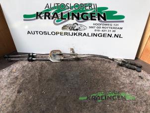 Gebruikte Schakelkabel Versnellingsbak Peugeot 107 1.0 12V Prijs € 100,00 Margeregeling aangeboden door Autosloperij Kralingen B.V.