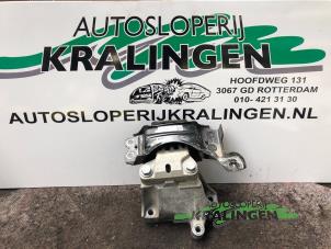 Gebruikte Motorsteun Volkswagen Polo VI (AW1) 1.0 TSI 12V Prijs € 19,99 Margeregeling aangeboden door Autosloperij Kralingen B.V.