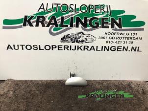 Gebruikte Handgreep Peugeot 107 1.0 12V Prijs € 25,00 Margeregeling aangeboden door Autosloperij Kralingen B.V.