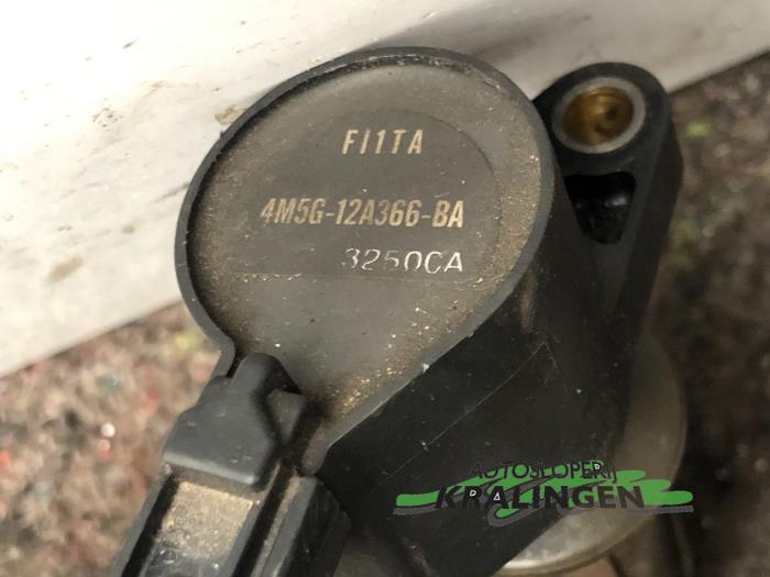 Pen Bobine van een Ford Focus C-Max 1.8 16V 2004