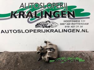 Gebruikte Remklauw (Tang) links-achter Ford Focus C-Max 1.8 16V Prijs € 24,99 Margeregeling aangeboden door Autosloperij Kralingen B.V.