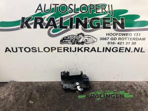 Gebruikte Deurslot Mechaniek 2Deurs links Opel Vivaro 2.0 CDTI Prijs € 50,00 Margeregeling aangeboden door Autosloperij Kralingen B.V.