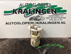 Gebruikte Benzinepomp Renault Kangoo (KC) 1.2 Prijs € 75,00 Margeregeling aangeboden door Autosloperij Kralingen B.V.