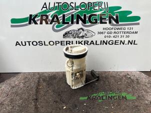 Gebruikte Benzinepomp Volkswagen Polo IV (9N1/2/3) 1.4 16V 75 Prijs € 50,00 Margeregeling aangeboden door Autosloperij Kralingen B.V.