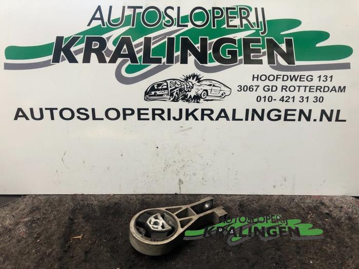 Gebruikte Motorrubber Opel Corsa D 1.3 CDTi 16V ecoFLEX Prijs € 8,99 Margeregeling aangeboden door Autosloperij Kralingen B.V.
