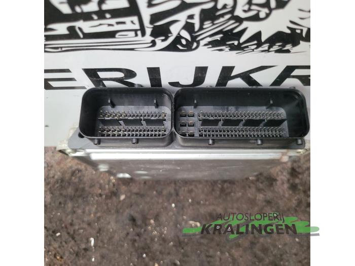 Computer Motormanagement van een Volkswagen Caddy III (2KA,2KH,2CA,2CH) 2.0 SDI 2004