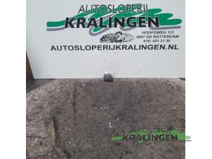 Gebruikte Gevarenlicht Schakelaar BMW 5 serie (E60) 525d 24V Prijs € 50,00 Margeregeling aangeboden door Autosloperij Kralingen B.V.