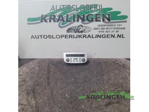 Gebruikte Kachel Bedieningspaneel Opel Corsa C (F08/68) 1.0 12V Twin Port Prijs € 25,00 Margeregeling aangeboden door Autosloperij Kralingen B.V.