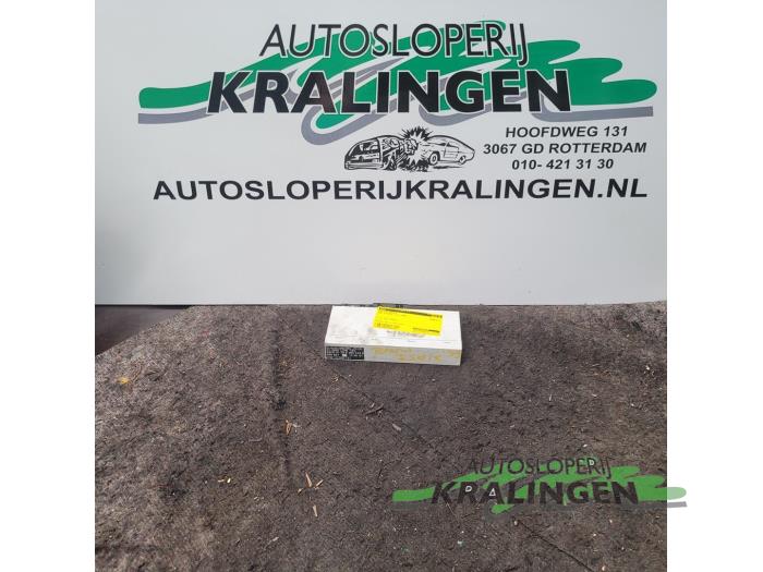 Gebruikte Comfort Module BMW 3 serie (E46/4) 318i Prijs € 50,00 Margeregeling aangeboden door Autosloperij Kralingen B.V.
