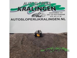 Gebruikte Bobine Mercedes 190 (W201) 2.0 E Kat. Prijs € 19,99 Margeregeling aangeboden door Autosloperij Kralingen B.V.