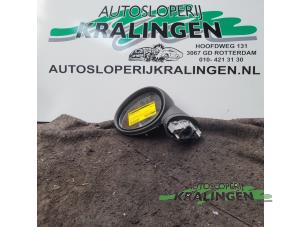 Gebruikte Spiegel Buiten links Mini Mini (R56) 1.6 16V Cooper Prijs € 25,00 Margeregeling aangeboden door Autosloperij Kralingen B.V.