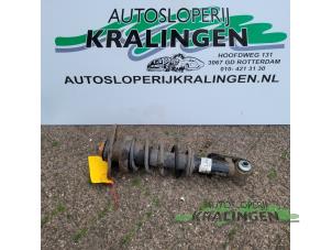 Gebruikte Schokdemper rechts-achter Mini Mini (R56) 1.6 16V Cooper Prijs € 50,00 Margeregeling aangeboden door Autosloperij Kralingen B.V.