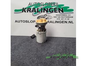 Gebruikte Brandstofpomp Elektrisch Volkswagen Polo IV (9N1/2/3) 1.4 TDI 80 Prijs € 50,00 Margeregeling aangeboden door Autosloperij Kralingen B.V.