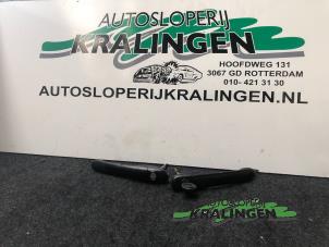 Gebruikte Cilinderslot Portier links Volkswagen Polo III (6N1) 1.4i 60 Prijs € 50,00 Margeregeling aangeboden door Autosloperij Kralingen B.V.